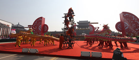 天塔舞獅亮相非博會開幕式