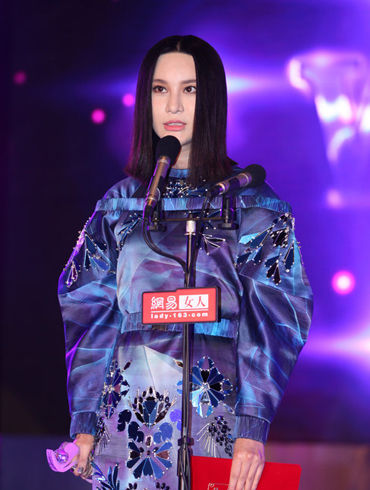 尚雯婕:幸福和平等有時(shí)候是自己給的