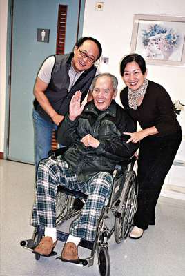 鮑方生前獲女兒和女婿悉心照顧。